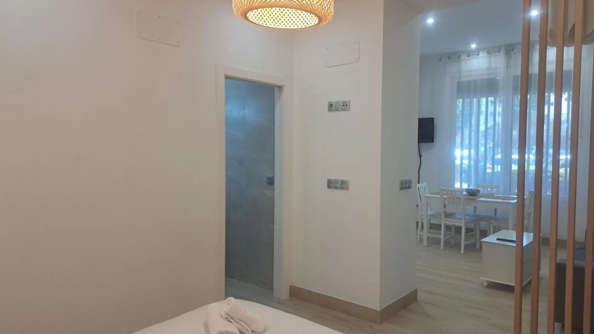 Cr Apartments 세비야